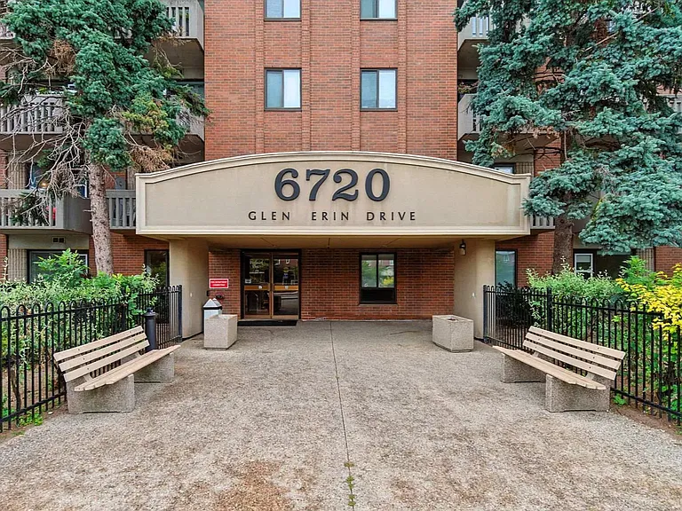 6720 Glen Erin Dr #913 — Photo 32