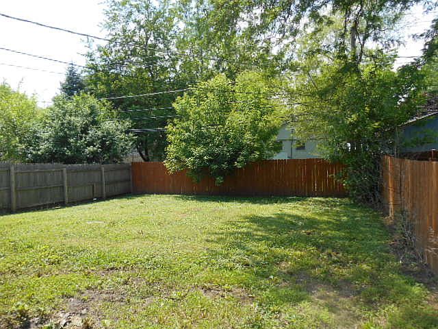 2nd image of 1604 Lotus Dr