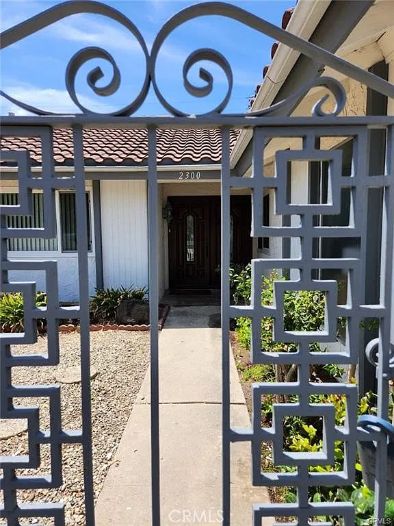 3 bed, 1718 sqft, $4,950 — Photo 2