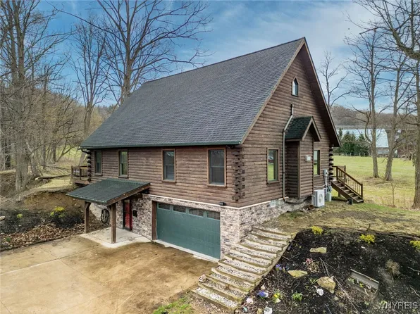 750 Olean Rd, East Aurora, NY 14052
