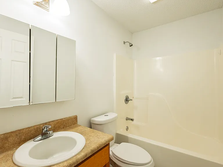 252 Bethesda Rd #A — Photo 14