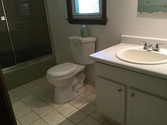 Double sink, soaking tub
