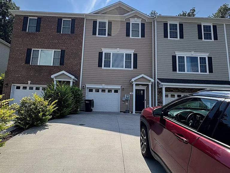 601 Spring Oaks Dr — Photo 1
