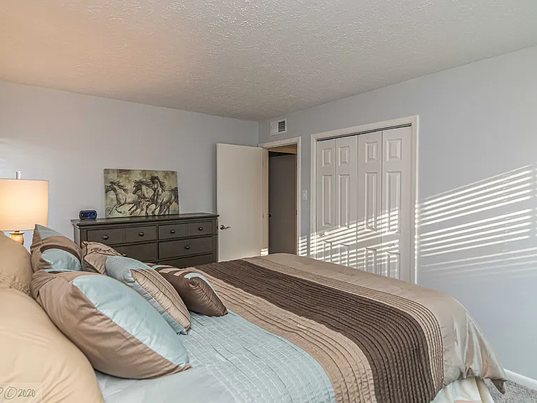 101 E Lockhaven Dr #C — Photo 23