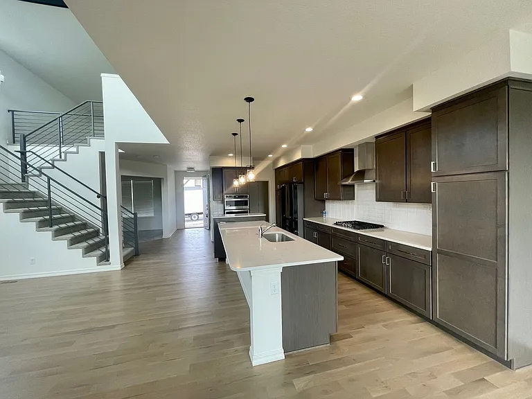 6440 Rolling Creek Dr — Photo 32