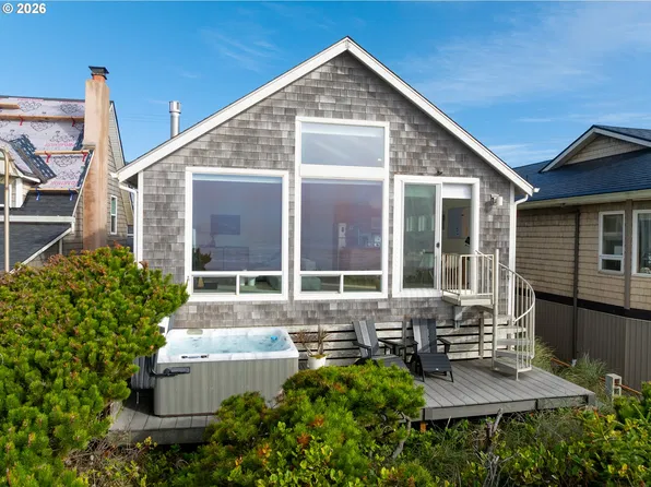1227 N Pacific Ln, Rockaway Beach, OR 97136