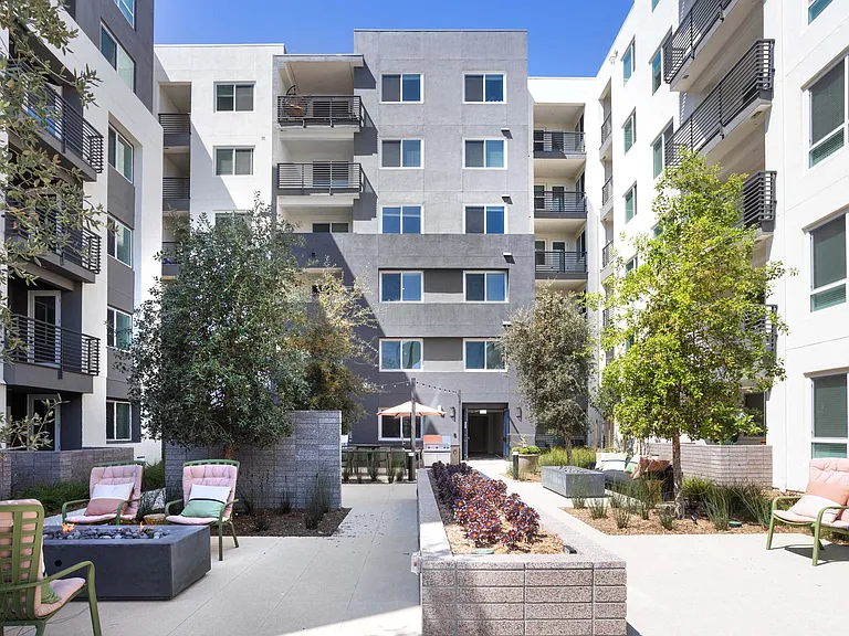 Alexan Noho West — Photo 99