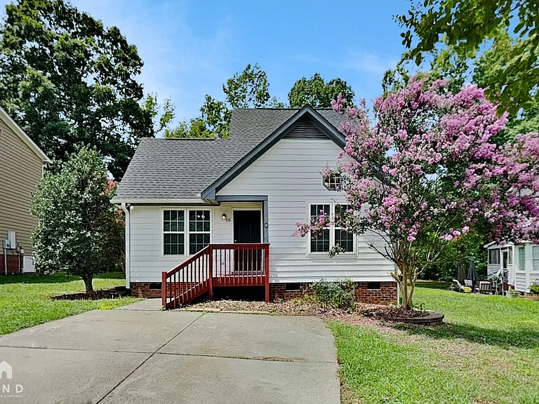 15 Jenee Ln — Photo 1