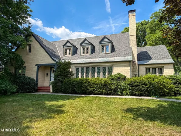 530 S Juliana St, Bedford, PA 15522