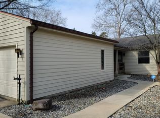 1601 Coventry Dr APT B, Champaign, IL