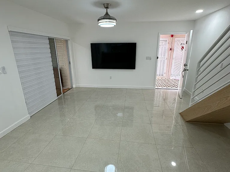 1560 W 46th St #228 — Photo 2