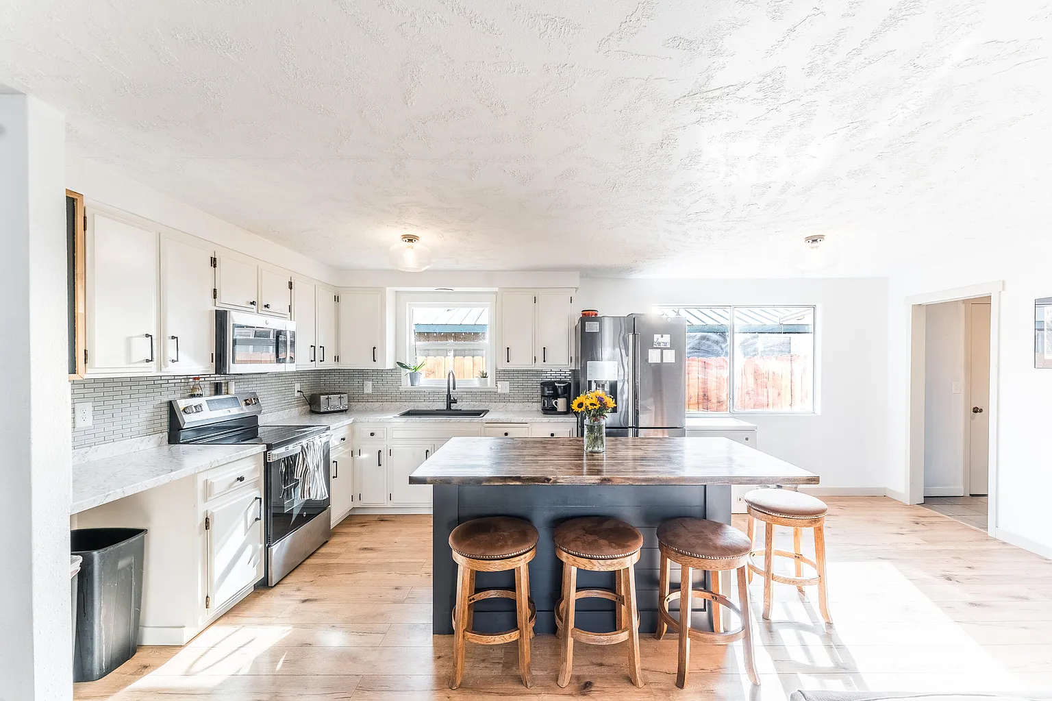 708 NW Greenwood Ave photo 1