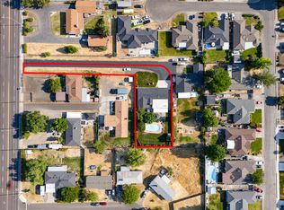 2598 Crater Lake Ave, Medford, OR