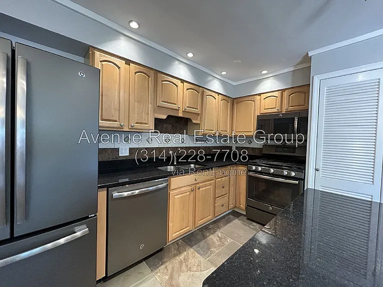11035 Crimson Dr — Photo 16