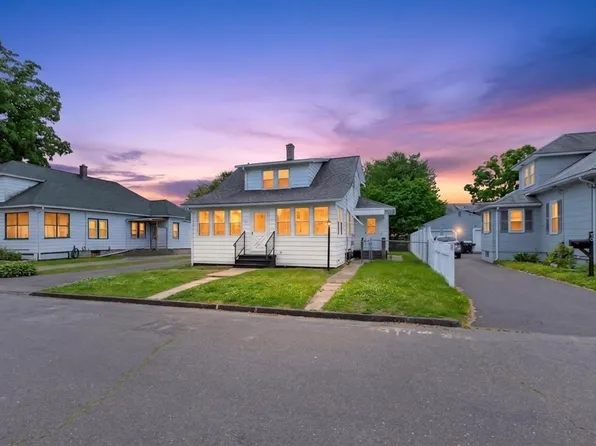 79 Kaveney St, Chicopee, MA 01020