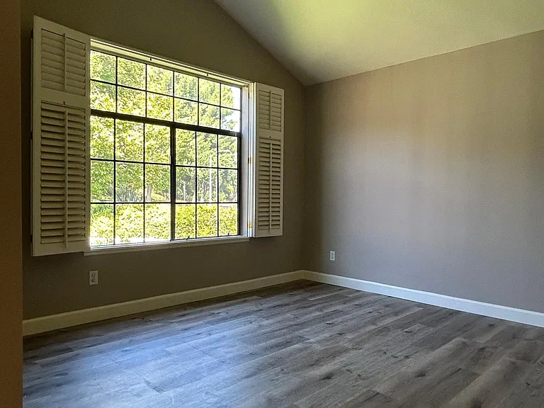 2nd Bedroom Upstairs
