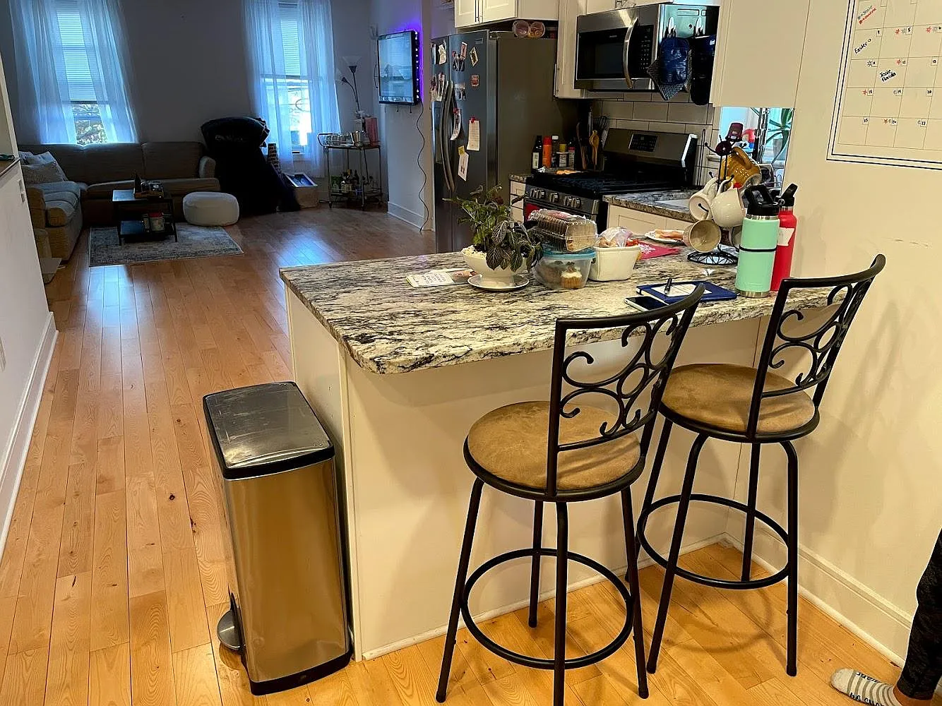 3 bed, 1750 sqft, $2,495 — Photo 2