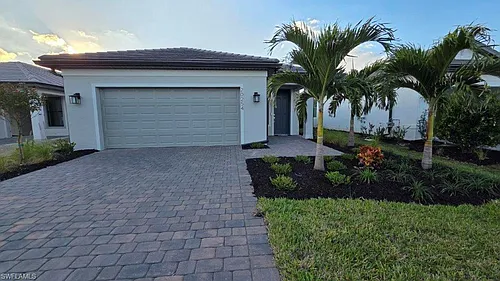 20254 Hartford Blvd Photo 1