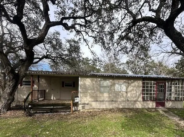 3 Quail Loop, Morgans Pt Resort, TX 76513