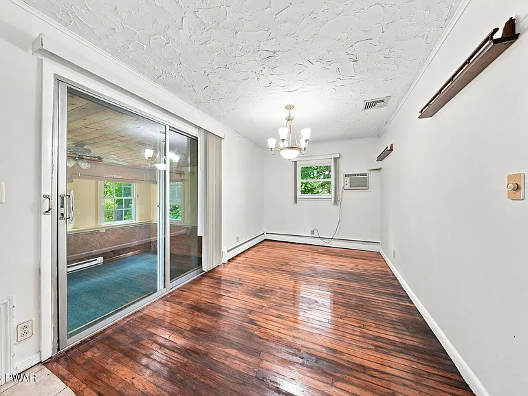 1055 Blue Ridge Ave — Photo 16