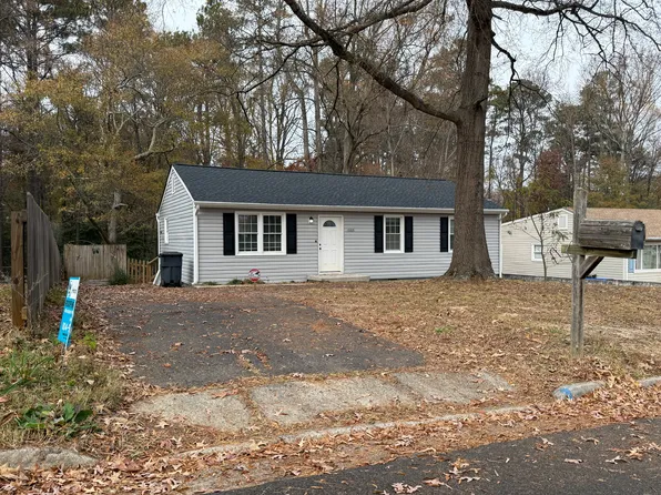 15705 Gary Ave, Chester, VA 23831