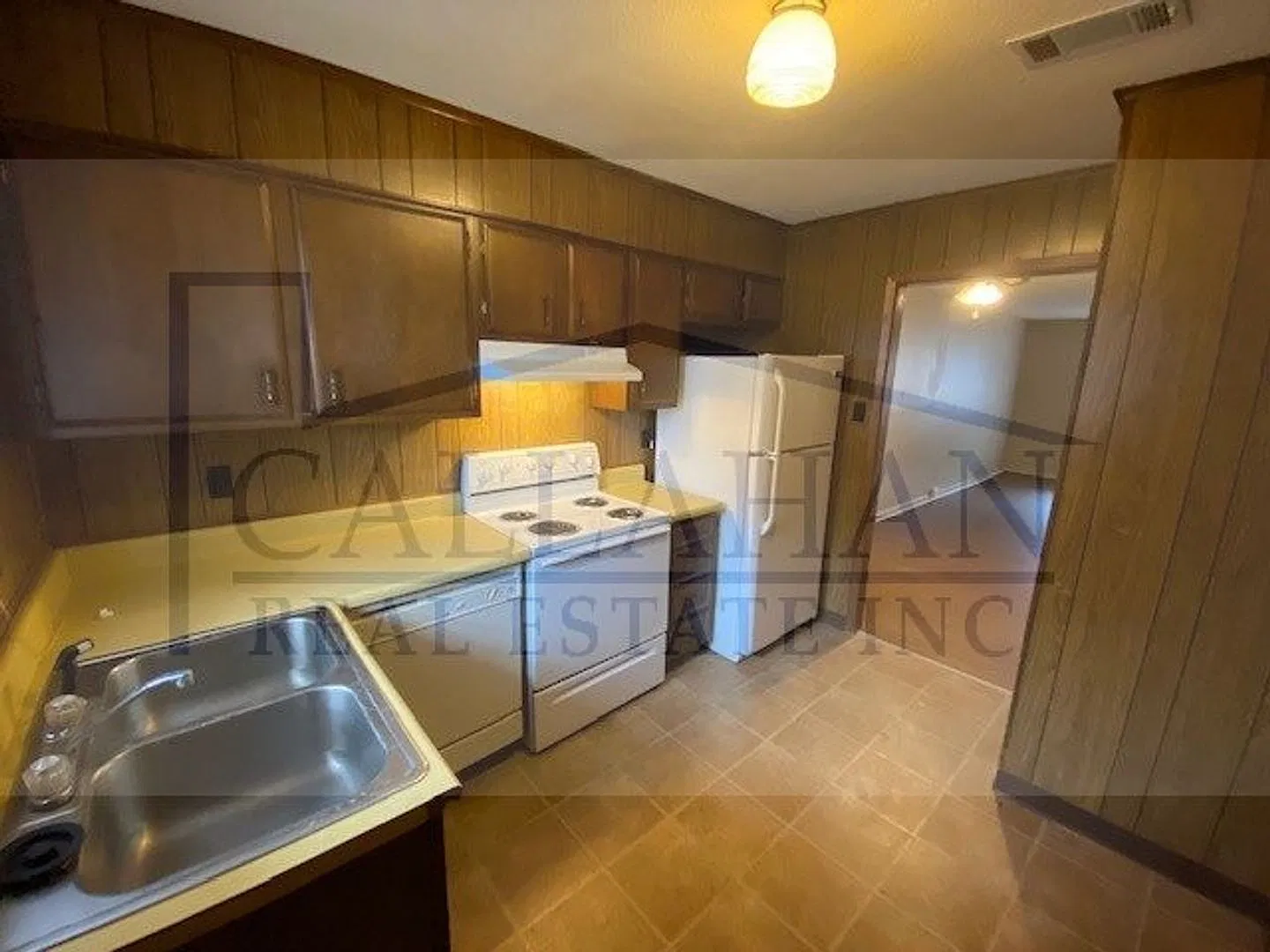 8205 East Woodview Dr — Photo 4