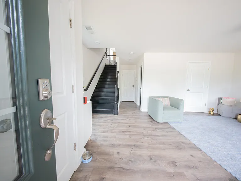 GROUND FLOOR (1/3)