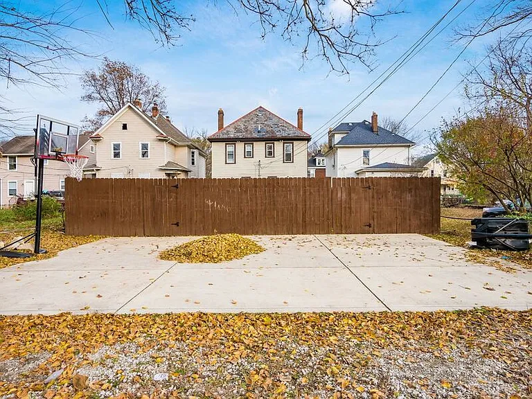 561 Kimball Pl — Photo 31