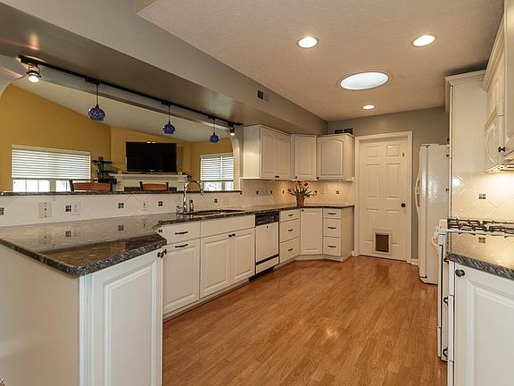 3rd image of 7714 Kittery Ln