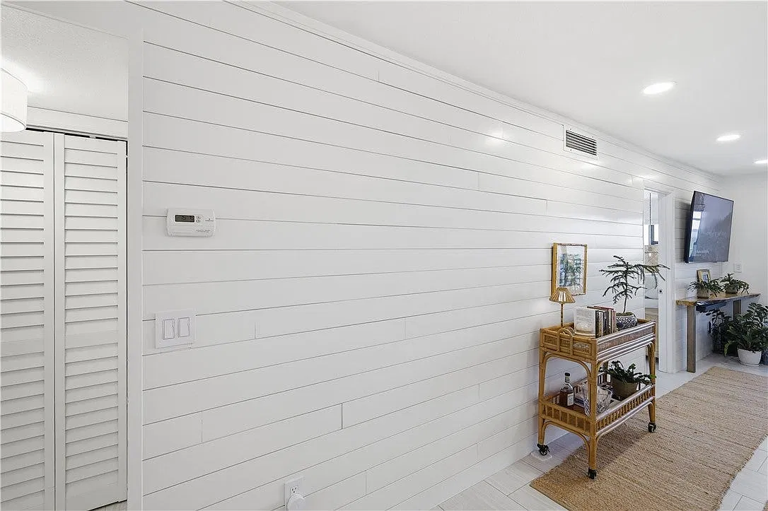 2 bed, 1300 sqft, $7,000 — Photo 2