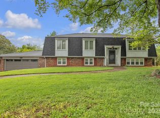 4935 Kennedy St, Hickory, NC 28602