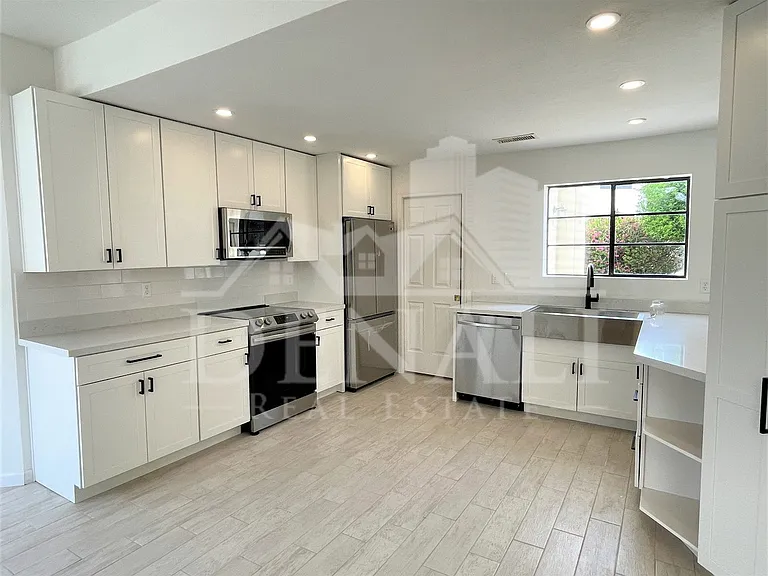 19907 N Denaro Dr — Photo 3