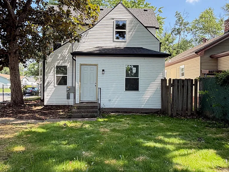 601 E Gum St #B — Photo 9