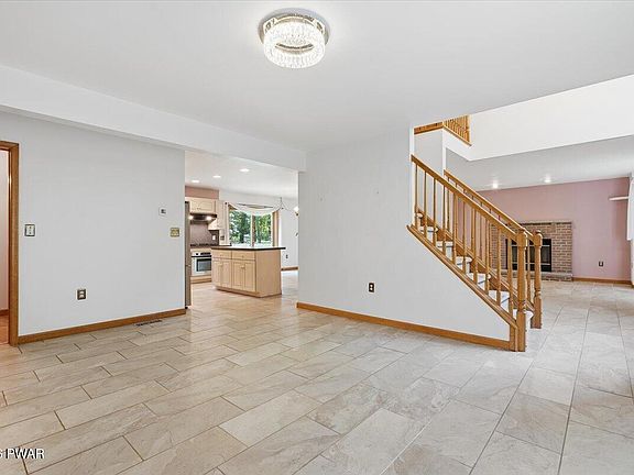 5th image of 118 Robin Ln