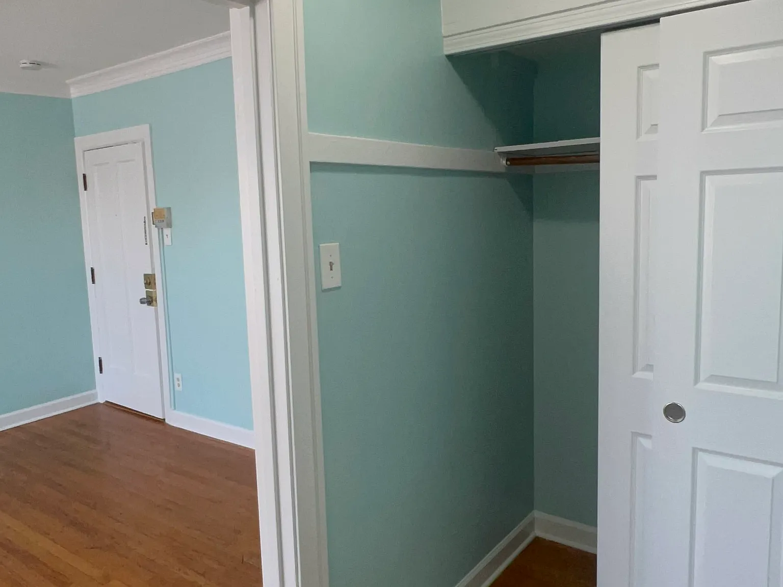 Studio, 411 sqft, $875 — Photo 2