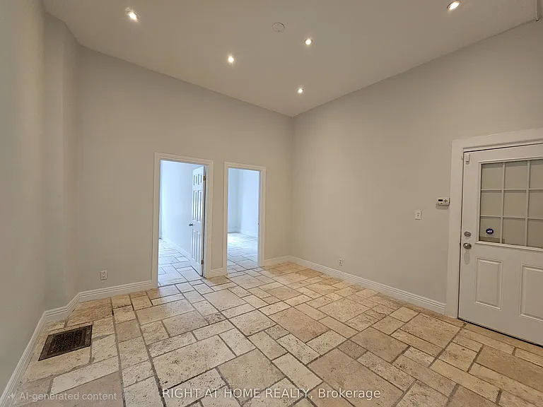 550 Yonge St #2F — Photo 11