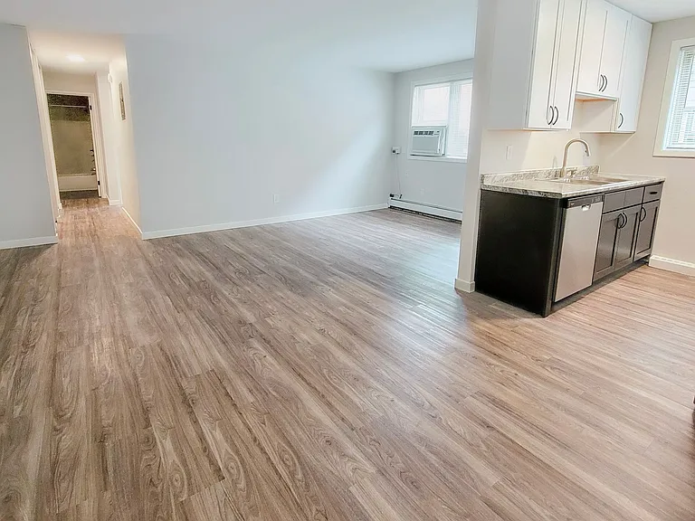 Moore Lake Apartments — Photo 6
