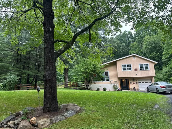 87 Bayberry Ln, Westfield, MA 01085