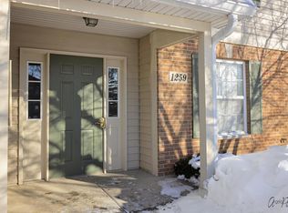 1259 N Red Oak Cir UNIT 1, Round Lake Beach, IL