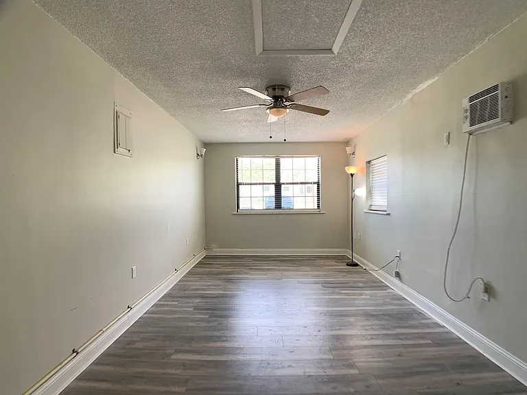 435 Sigsbee Rd — Photo 24