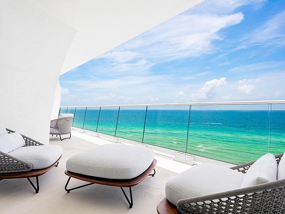 4th image of 16901 Collins Ave #1001