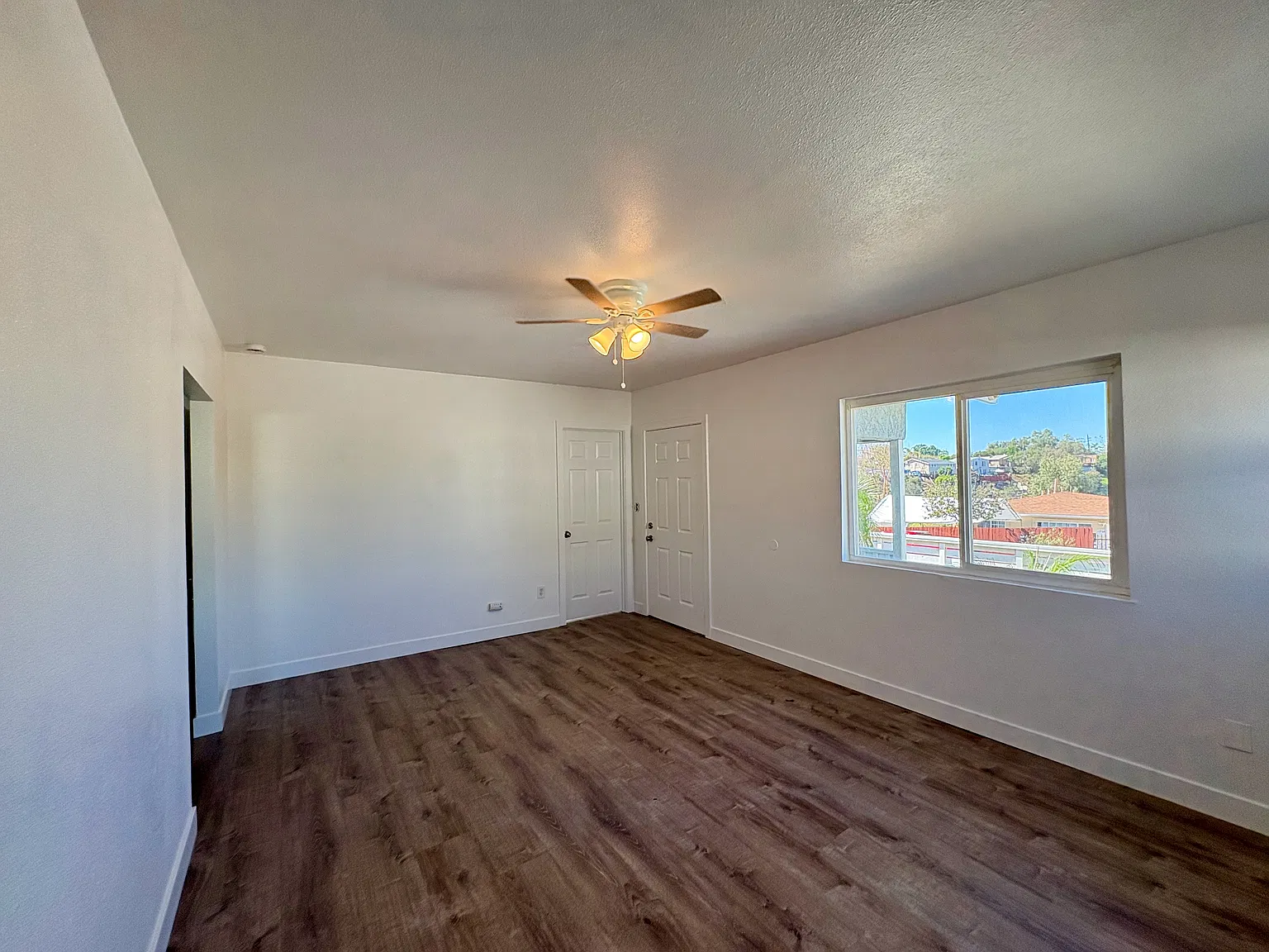 2 bed, 870 sqft, $2,145 — Photo 3
