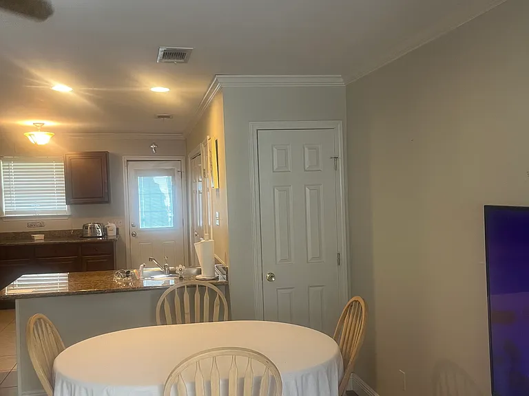 6164 Milne Blvd — Photo 4