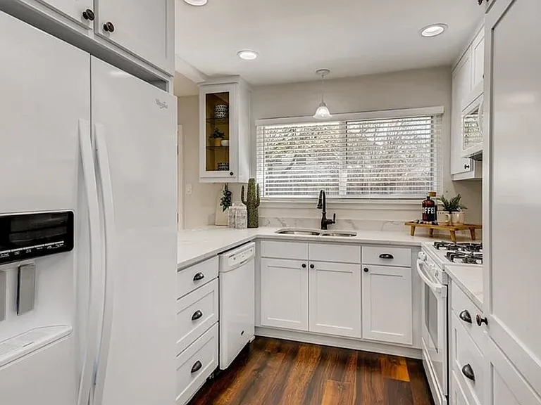 505 Hillside Dr — Photo 6