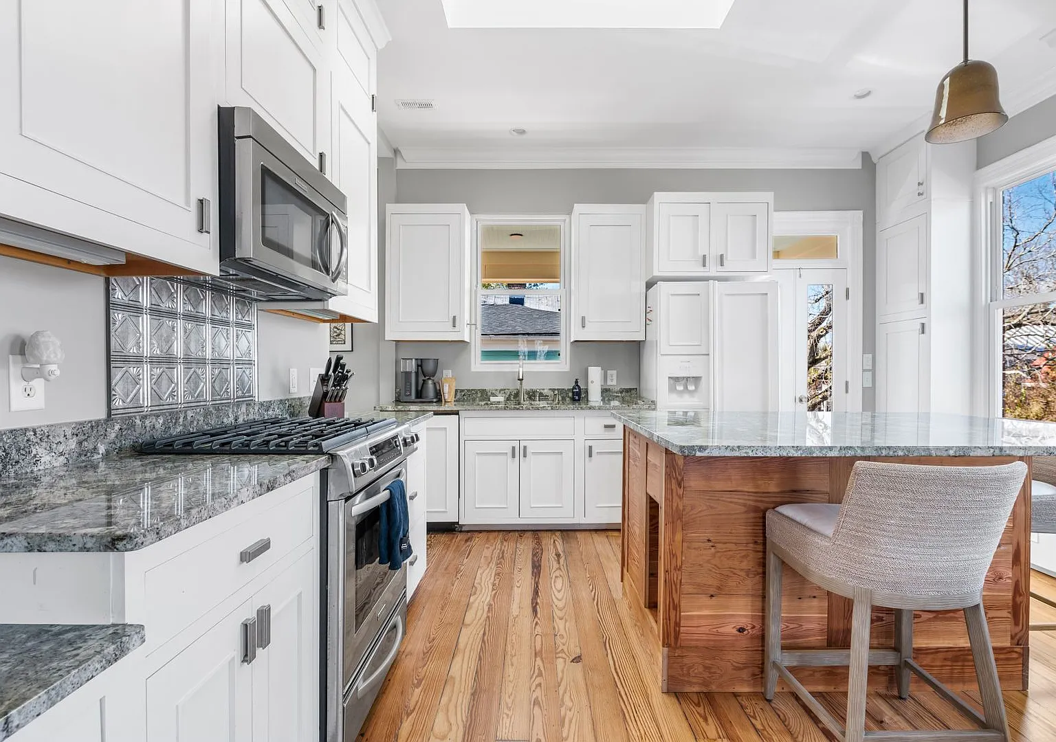 Fit for a King, Street- 703 King Street, Unit B — Photo 2
