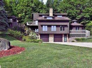 16637 Whispering Pines Trl, Traverse City, MI 49686