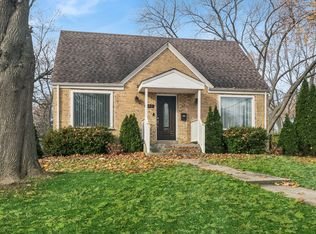 102 S Ashland Ave, Palatine, IL 60074