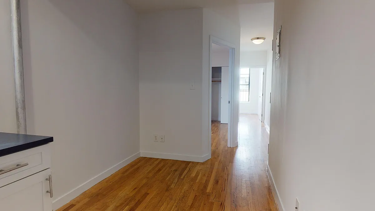 Building Photo - 312 E 91st St #5W