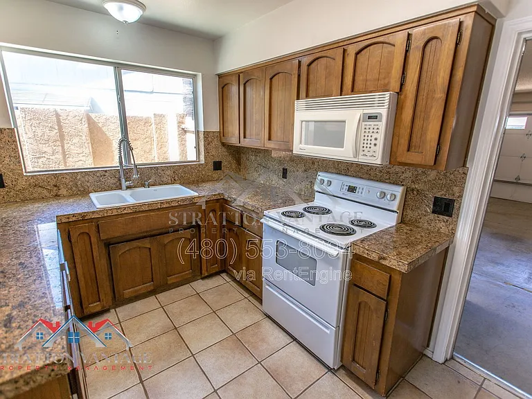10700 E Hope Dr — Photo 16
