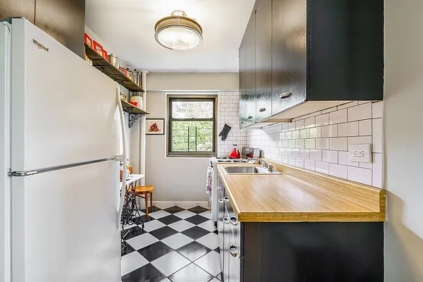 Sold by Compass | media 8